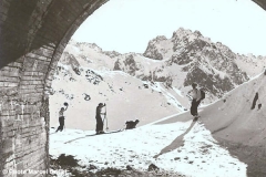 Tunnel sur l' ancienne route du Pic du Midi