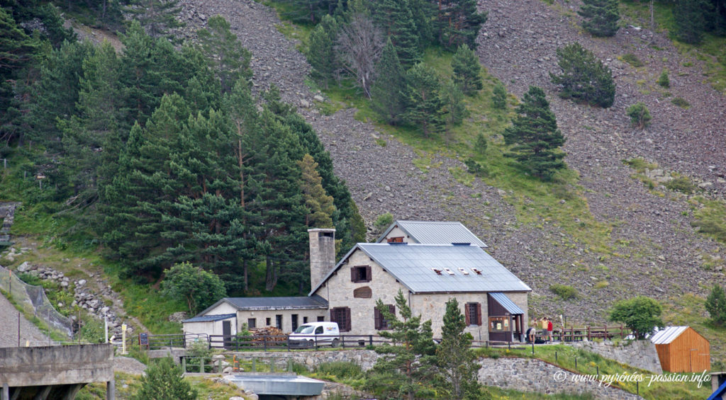 Le refuge du lac de l'Oule en 2011 avant la rénovation
