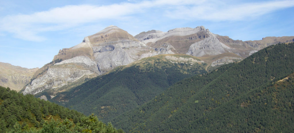 La traversée des Pyrénées en VTT - Etape 5 Vue vers la Peña Collarada