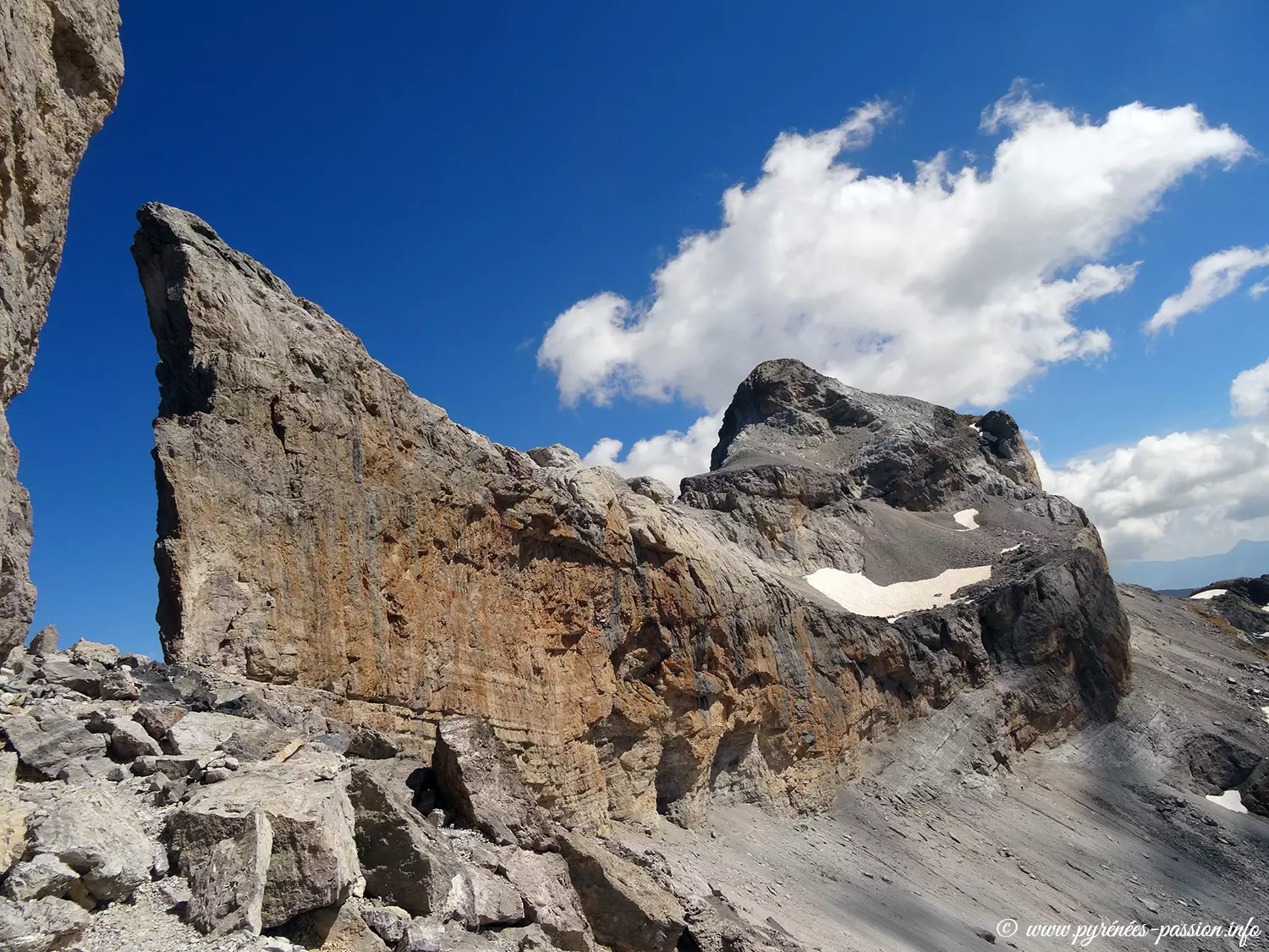 Brêche de Roland et Casque du Marboré