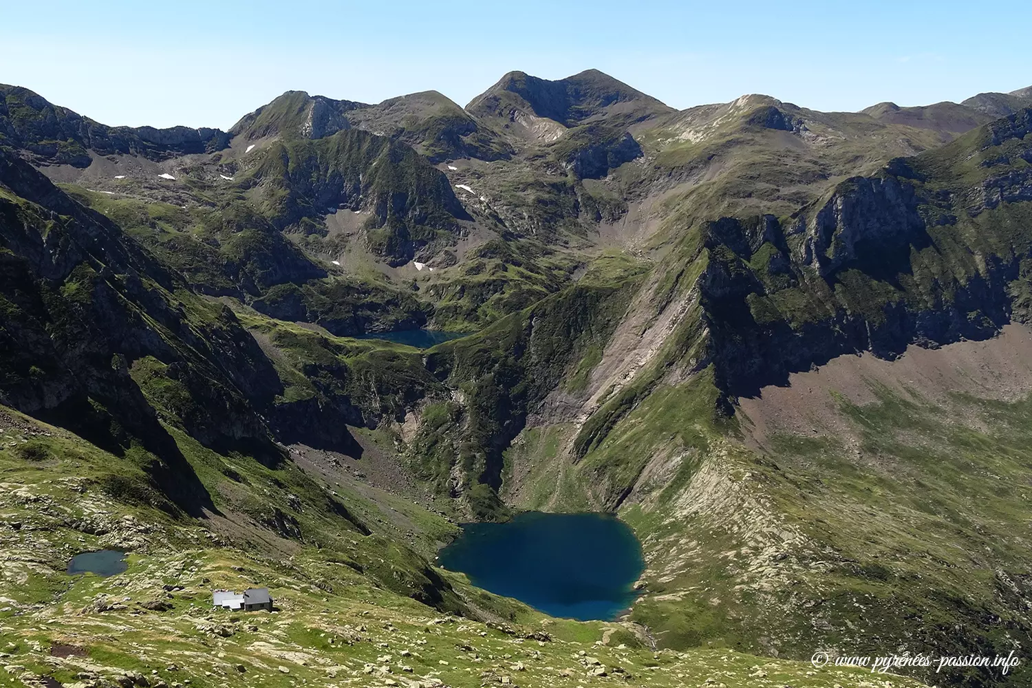 L'étang Rond et l'étang Long en montant au col de Pécouch
